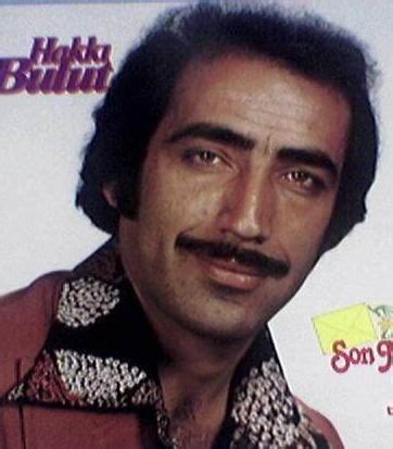 Hakkı bulut 1967 yılında ilk albümü leyla'yı çıkardığında orhan gencebay ile arif sağ onun arkasında saz çalmıştır. Hakkı Bulut ~ Sinematurk.com