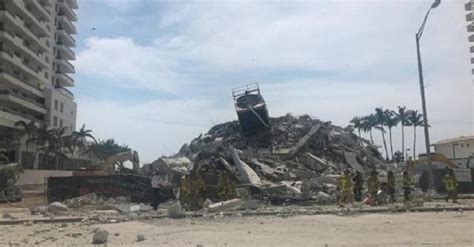 Un edificio de varias plantas ha sufrido un derribo parcial en miami, cerca de la playa de esta ciudad del el suceso se ha producido entre las calles 88 y collins avenue y, cerca de miami beach y, por. Al menos un trabajador herido al derrumbarse edificio en ...