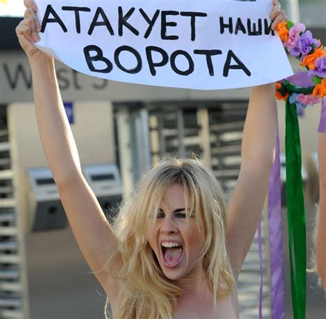 Kiew Nackter Protest Gegen Prostitution Vor Em Auslosung Welt