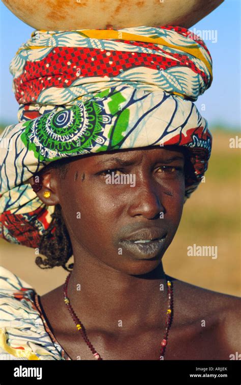 Young Woman From The Peul Tribe Djenne Mali Africa Stock Photo Alamy