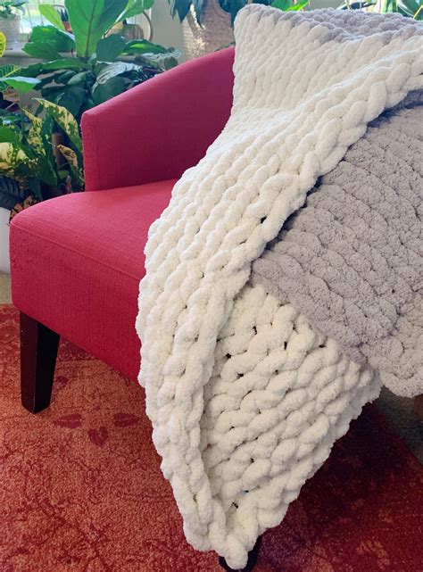 Chunky Knit Throw Blanket - Blooming Blanket Throw