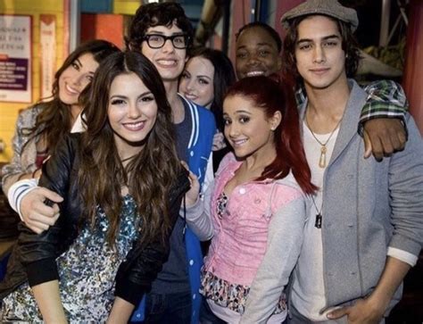 Ariana Grande And The Cast Of Victorious Victorious Cast Icarly And