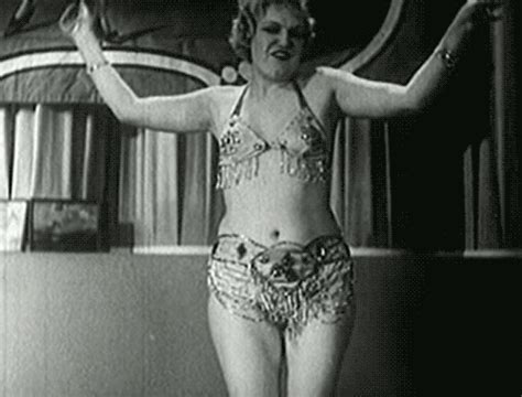 Famous Dancers Of The Burlesque Stage Fatima Gif S Vintage Burlesque Belly Beauty Dancing