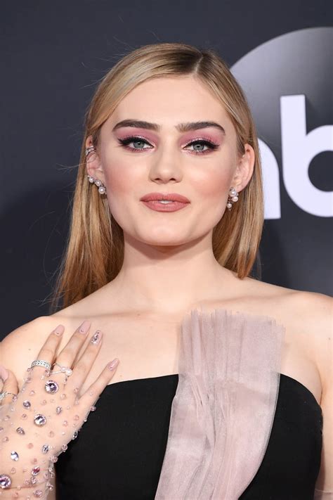 meg donnelly at the 2019 american music awards celebrity hair and makeup at the 2019 american