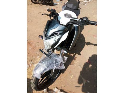 Well, this guy made his pulsar ns 200 from the ground up. 2017 Bajaj Pulsar 200 NS in white colour arrives at ...