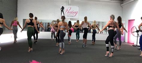 Group Posing Workshop Class Bikini Fitness Models Posing Coach