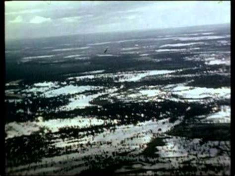 The 1956 flood moved down the murray and darling rivers for seven months and peaked between 11 and 14 august. Mildura 1956 Murray River Floods (Part 2) - YouTube