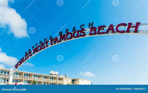 The Welcoming Arch Of Santa Monica Pier Editorial Image Cartoondealer