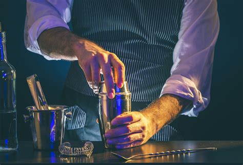 Bartenders Vs Mixologists Whats The Difference Bar And Restaurant