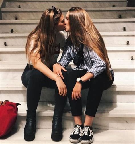 aandi cute lesbian couples lesbian pride lesbians kissing lgbtq lesbian hot kiss beauty