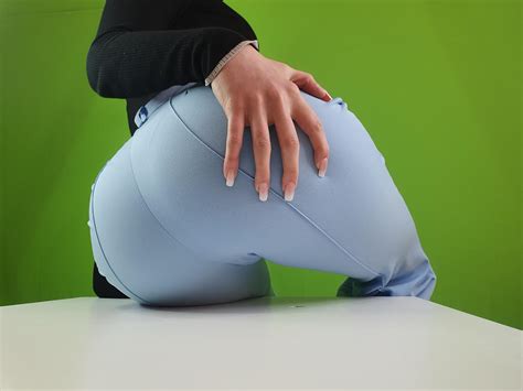 BUTTCRUSH/GIANTESS/UNAWARE/CRUSH by AnGelLSummer on DeviantArt