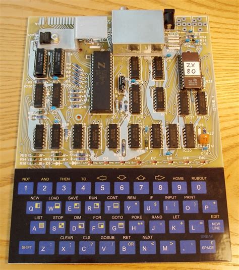 Další ZX80, tentokrát s back porch generátorem místo RF ...