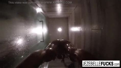 Jezebelle Bond Steamy Hot Shower Milfzr
