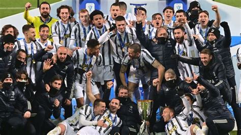 kalahkan napoli 2 0 juventus raih piala super italia