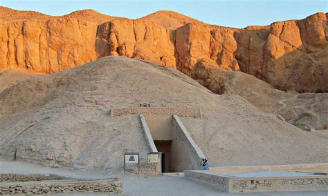 Possible Unmapped Chambers Discovered Near Tutankhamuns Tomb