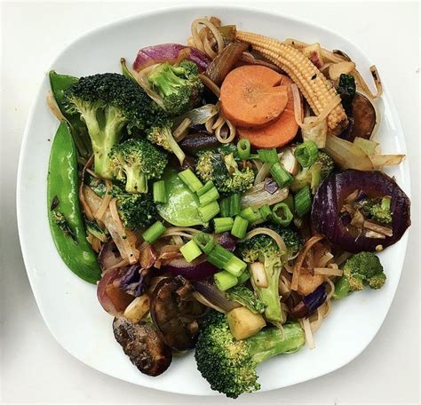 I got the recipe from my mother, but i don't know where she got it from. Spicy Veggie Stir Fry with Rice Noodles | Recipes, Stir fry, Tempeh