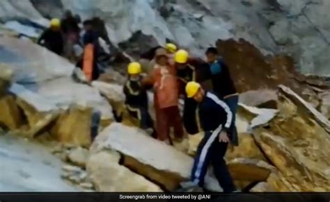 Watch Pregnant Woman Stuck Behind Boulders After Landslide In