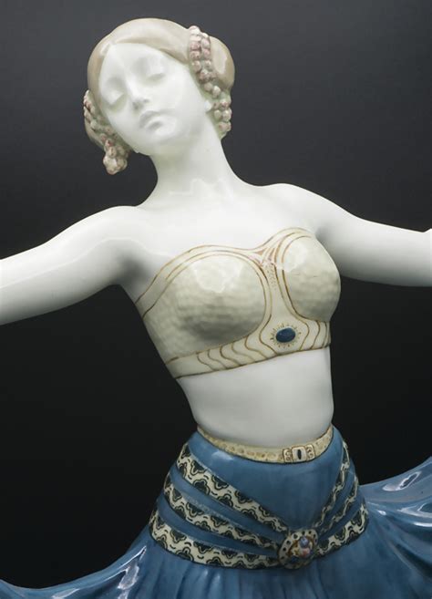 Art Déco Skulptur Die Tänzerin Rose An Art Deco Ceramic Sculpture Of A Female Dancer Rose