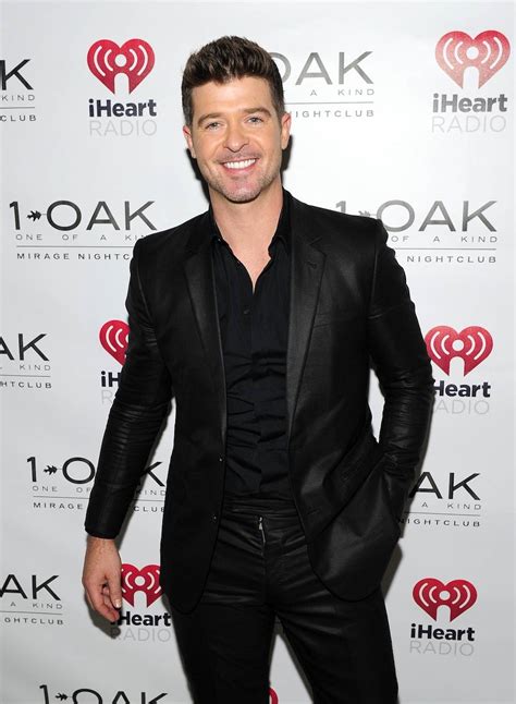 Haute Event Robin Thicke Puts On A Post Iheart Radio Concert At 1 Oak