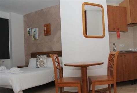 Conoce los apartamentos más baratos para dormir en mallorca. Apartamentos Gomila Park en Palma de Mallorca | Destinia