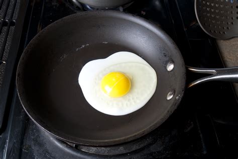Can u boil eggs in the microwave. Healthy Ways to Cook Eggs | LIVESTRONG.COM