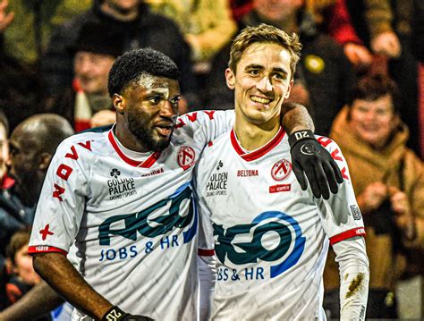 Nigerian striker paul onuachu can't stop scoring for his belgian club, racing genk, but he has just one goal in seven games for the super eagles. «Кортрейк» — «Генк». 21.02.2020. Прогноз и ставки на матч