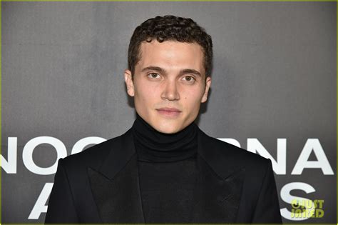 Karl Glusman S Love Movie Climbs Netflix Charts Here S What He Said About The Explicit Sex
