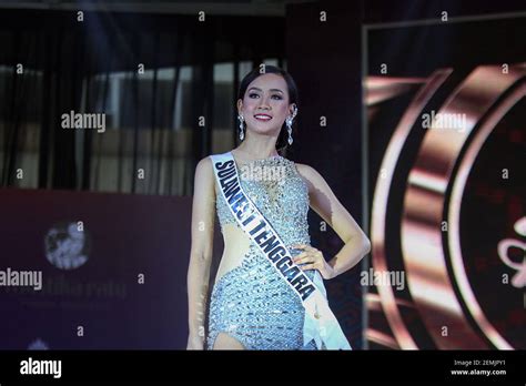 A Model Finalist Miss Indonesia 2019 From Sulawesi Tenggara Ode Amelia Nadine Walks On The