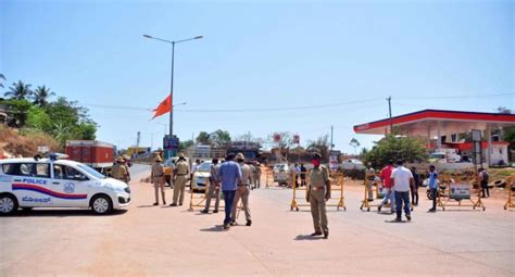 According to the karnataka government, the lockdown should continue in these red zones even after april 14 and even the lifting of the curfew needs to be in a phased manner. Lockdown : Closure of Karnataka-Kerala Border Creates ...
