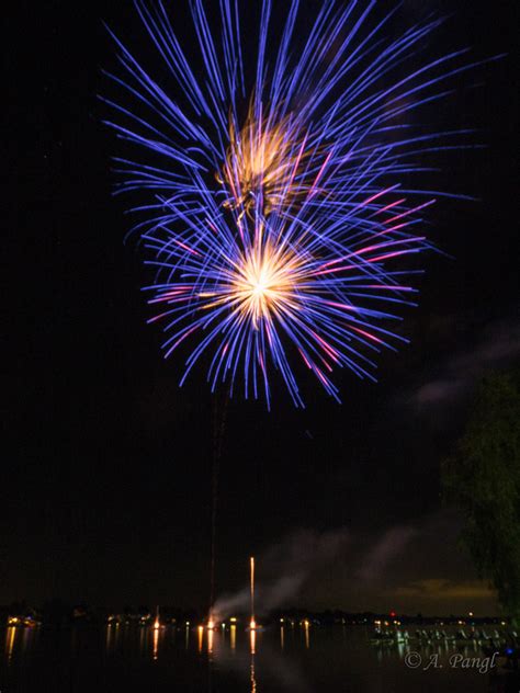 Neufelder See Feuerwerk Fireworks Olympus Digital Camera Flickr