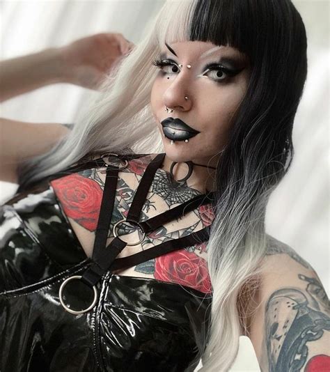 Pin By Richard Nikow On Naked Punk Style Outfits Goth Beauty Hot Goth Girls