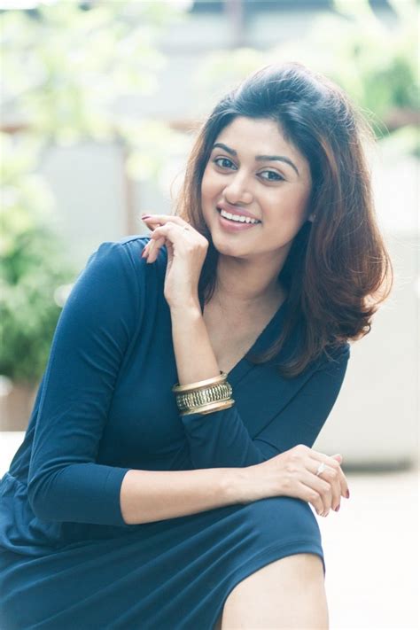 tamil actress hot hd wallpapers for mobile oviya actress latest stills hd movie shoot