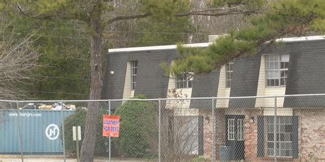 Renters At Montgomery Apartment Complex Frustrated Over Neglect