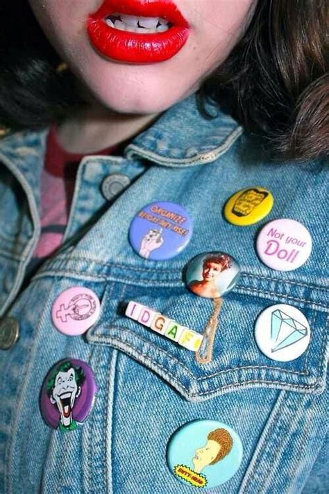 Pins On That Jean Jacket With Images Grunge Fashion