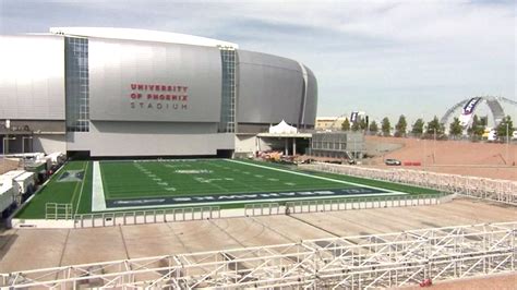 Watch Crew Roll Super Bowl Field Into Stadium Nbc News
