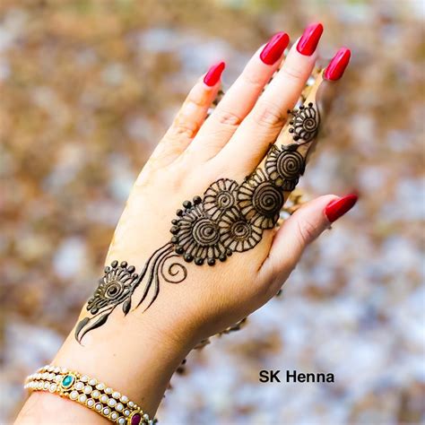 Stylish Back Hand Simple Arabic Mehndi Designs 2020 Images 4 Be Cool