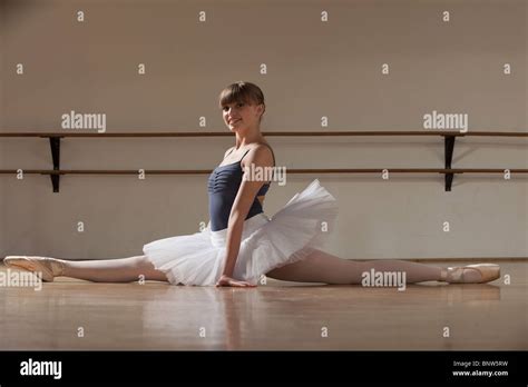 Ballet Dancer Doing The Splits Stock Photo Alamy