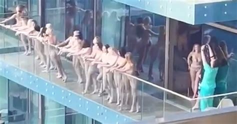 Las 40 Mujeres Arrestadas Por Posar Desnudas En Un Balcón De Dubái