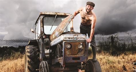 Обнаженные фермеры снялись для календаря Новости на Kpua