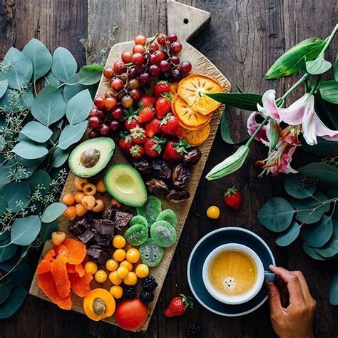 24 Of Todays Extraordinary Healthyeats For Women Who Want To Serve