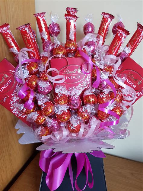 Lindt Lindor Chocolate Bouquet With A Hint Of Strawberries And Cream