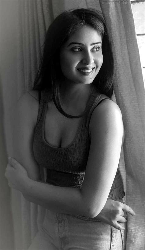 Bhanu Sri Mehra Telugu Actress T1 22 Hot Cleavage Pics