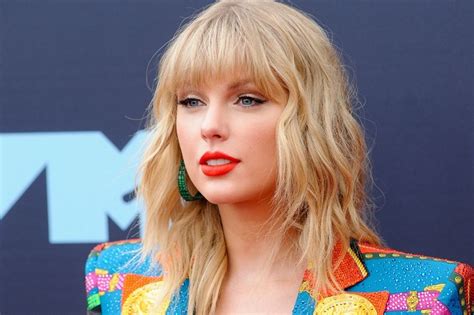 Taylor Swift Bra Size Measurement Bio Age Height Weight And Age