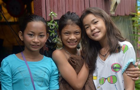 Nakna thailändska tjejer bilder Bilder av kvinnor
