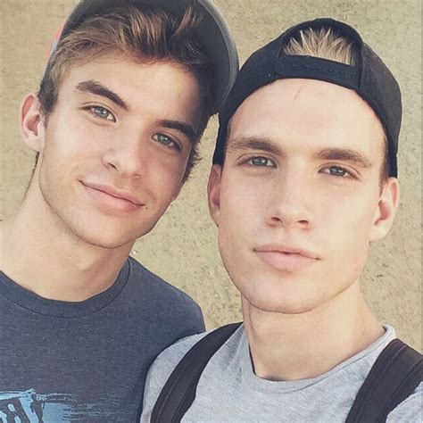 The Rhodes Bros Youtubers Aaron Rhodes Twin Brothers
