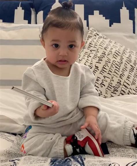 Kylie jenner posted adorable new photo of daughter stormi on instagram after the star reunited with her baby daddy travis scott over the holiday weekend. Kylie Jenner Tries to Teach Stormi New Words in the Cutest ...