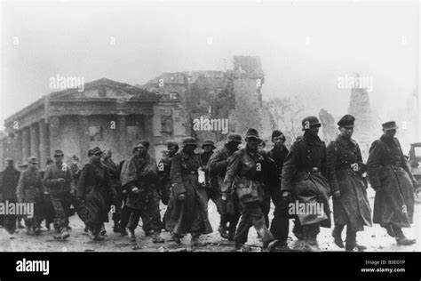 Defeated German Soldiers Berlin 1945 Stock Photo Alamy
