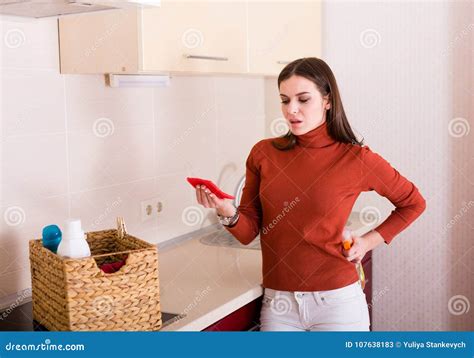 Woman Cleaning Her Kitchen Stock Image Image Of Hygiene 107638183