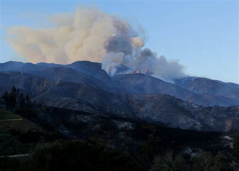 Southern California Canyon Fire Kept In Check At 2000 Acres But 600