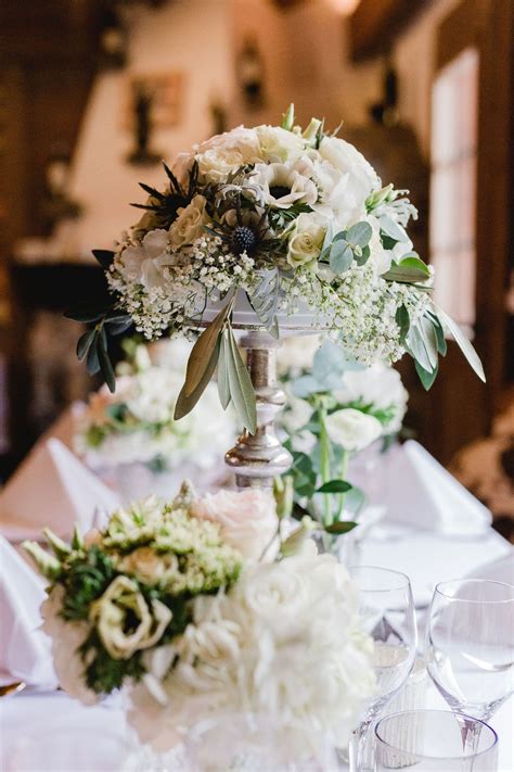 Ob verführerische meerjungfrau oder verspielte prinzessin, elegante lady oder femme fatale hält die welt der hochzeitskleider eine große auswahl für dich. Pin auf ENGLISH ROSARIUM | weddings
